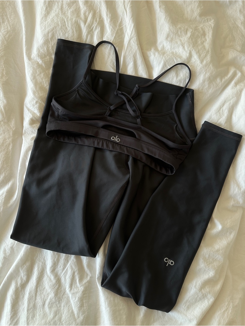 Alo AirLift Leggings & Intrigue Bra Set (XS)